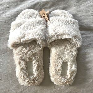 PINK Faux Fur Slides